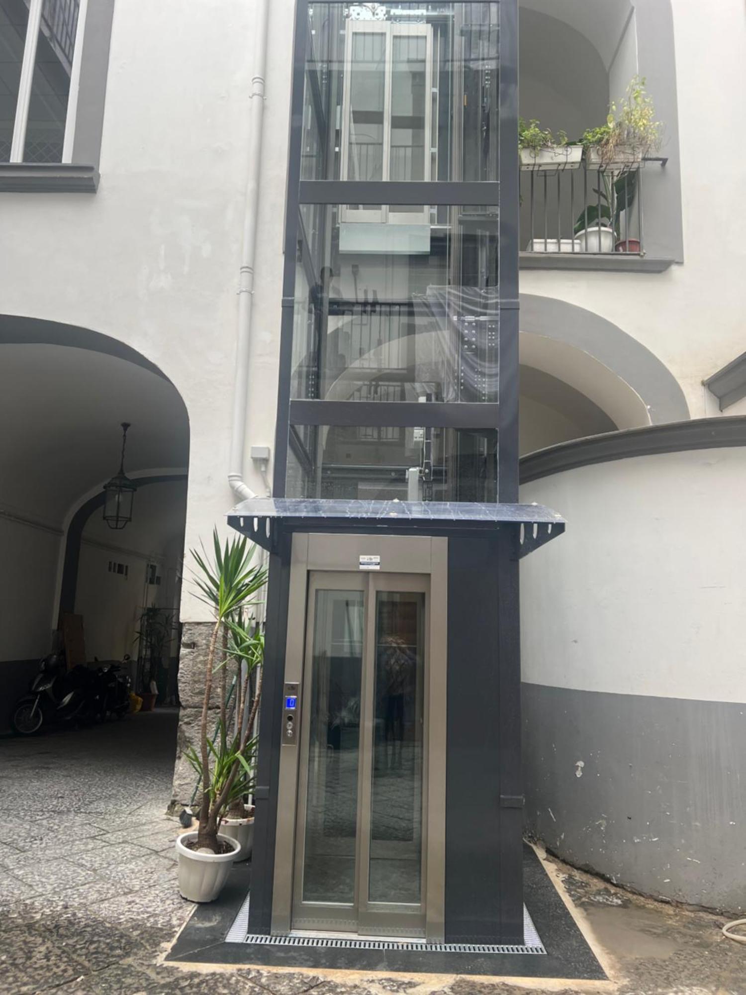 La Cartolina Di Napoli Free Parking For Small Cars Only Neapol Zewnętrze zdjęcie